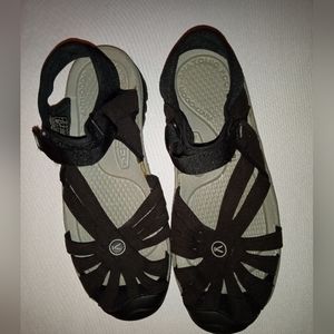 Keen Hiking, Walking, Styling Sandles. Very Nice. Very Comfortable!!